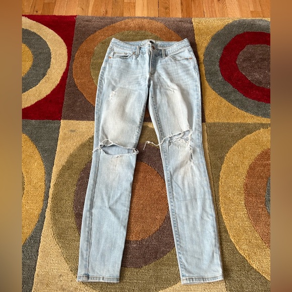 Universal Thread Light Wash Distressed Ripped Skinny Jeans Size 27 Waist - Picture 1 of 6